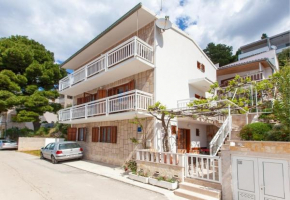 Apartments Ante-100m from beach
